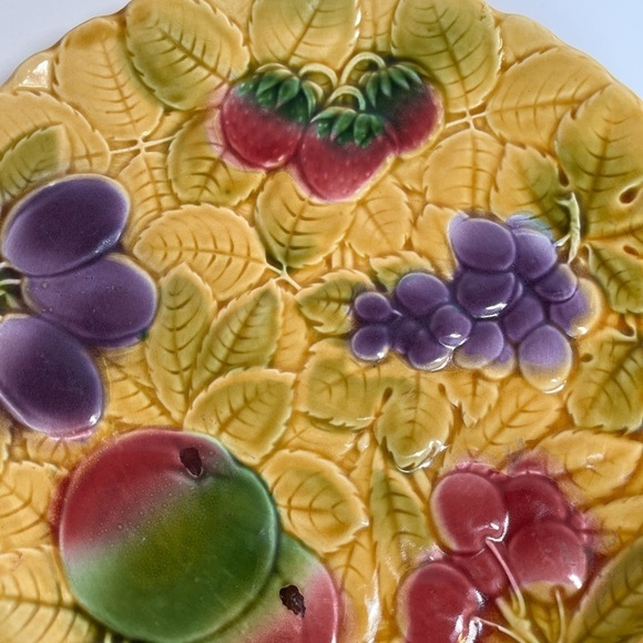 Vintage Sarreguemine French Majollica Platter with Fruits and Leaves Design - Picture 5 of 11